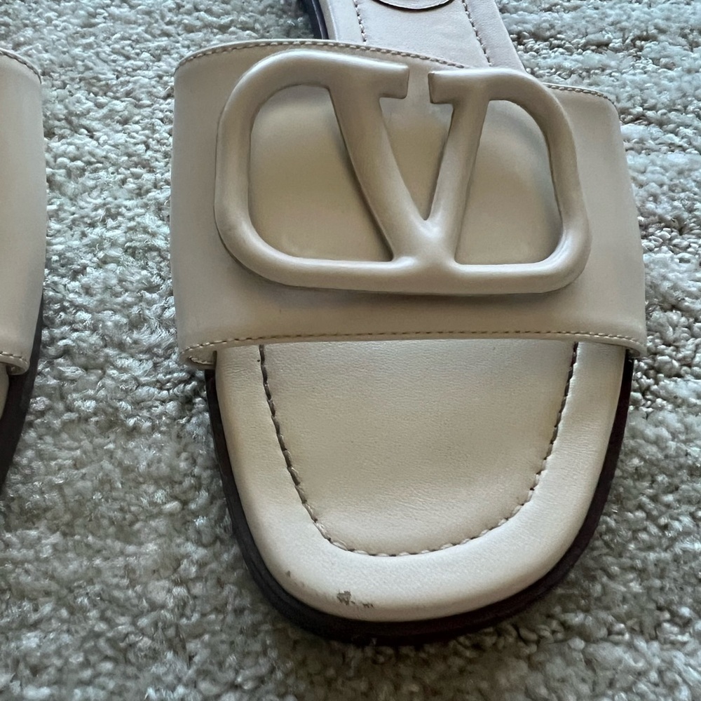 VALENTINO GARAVANI White Leather Cut-Out VLOGO Slides - Picture 4 of 8